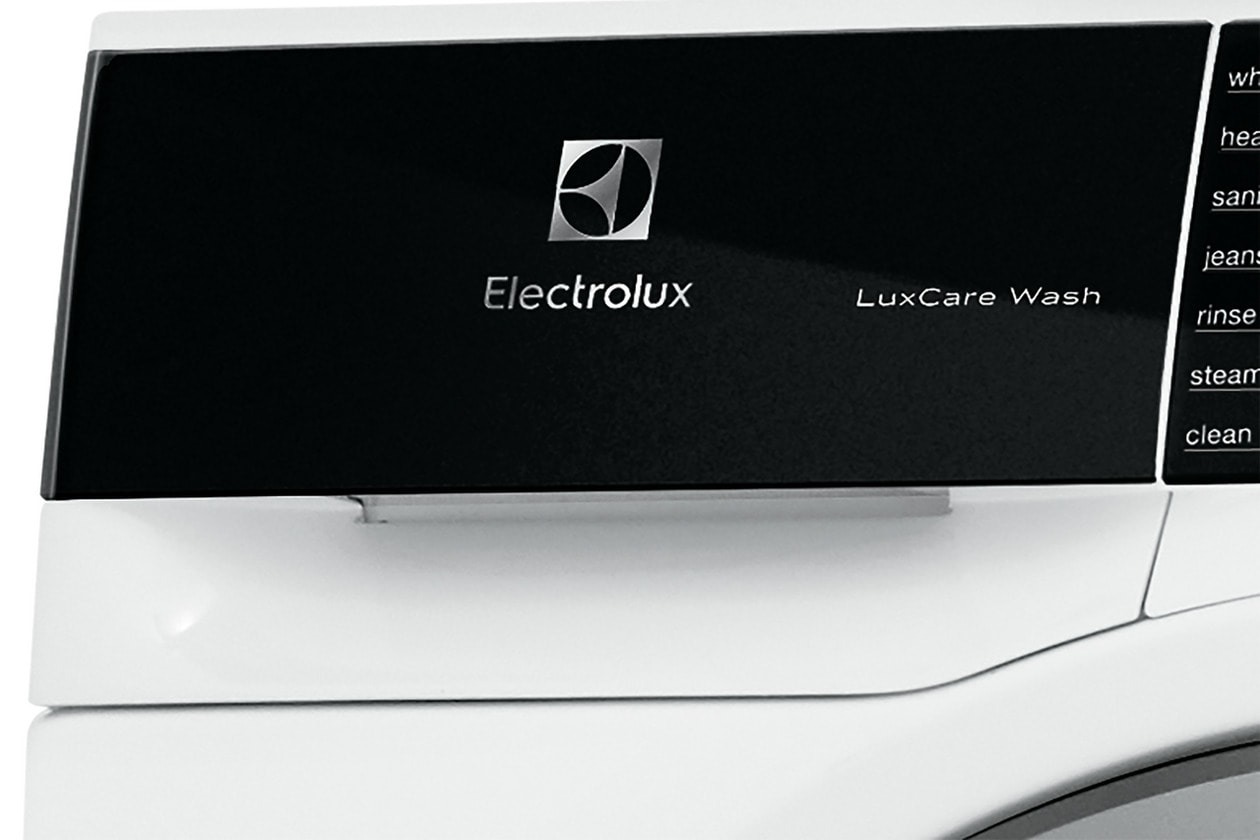 24"-Compact-Washer-with-LuxCare-Wash-System---2.4-Cu.-Ft.-White-ELFW4222AW