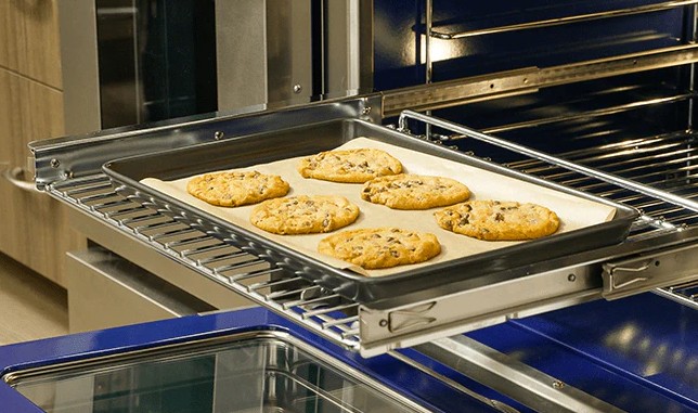 LuxGlide™ Telescopic Racks