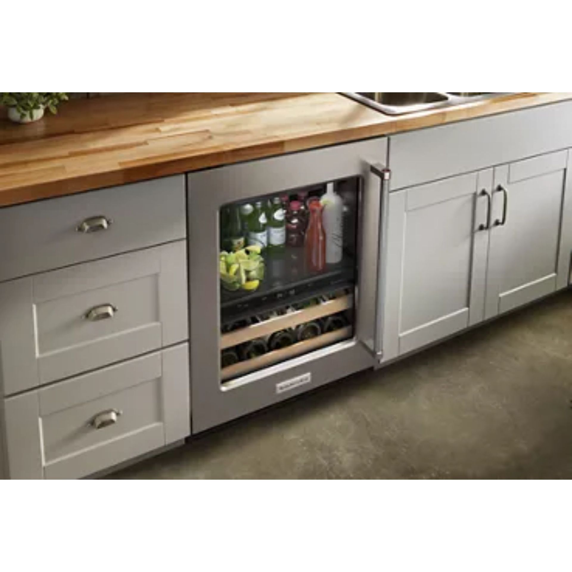 Fully Flush Installation with Hidden Hinges